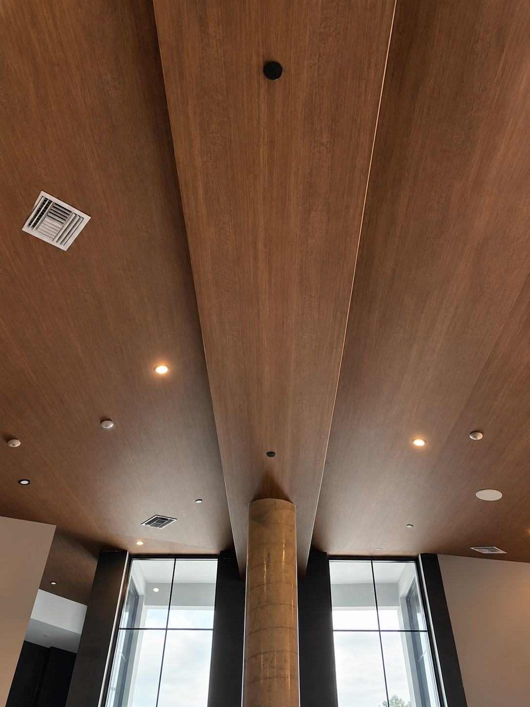 Wood-look ceiling detail